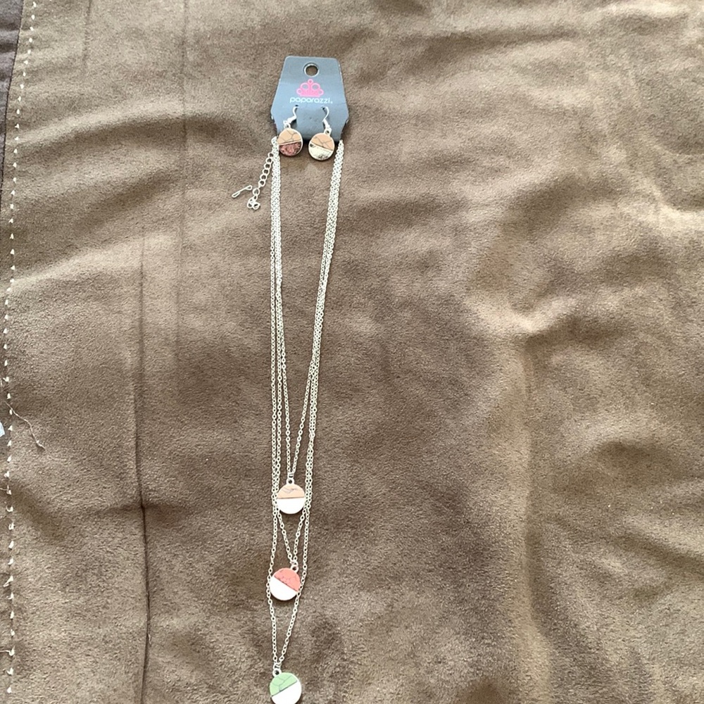 Paparazzi necklace and earrings